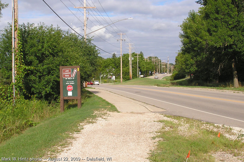 Lake Country Trail at Main St/CTH-DR