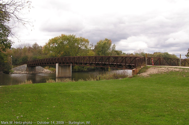 Seven Waters Trail bridge 1 over Fox River