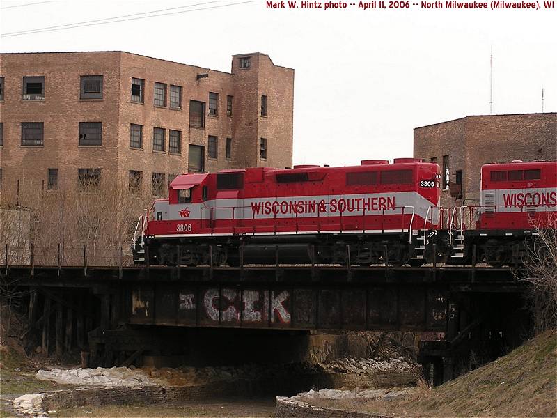 WSOR 3806 crossing Lincoln Creek Bridge