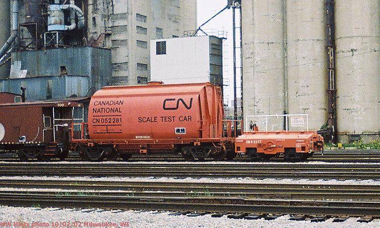 CN scale test cars 052281 and 52277