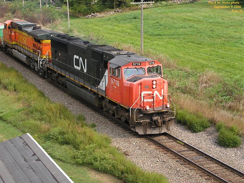 CN EMD SD75I 5716