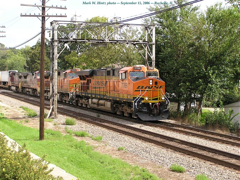 BNSF GE ES44DC 7769