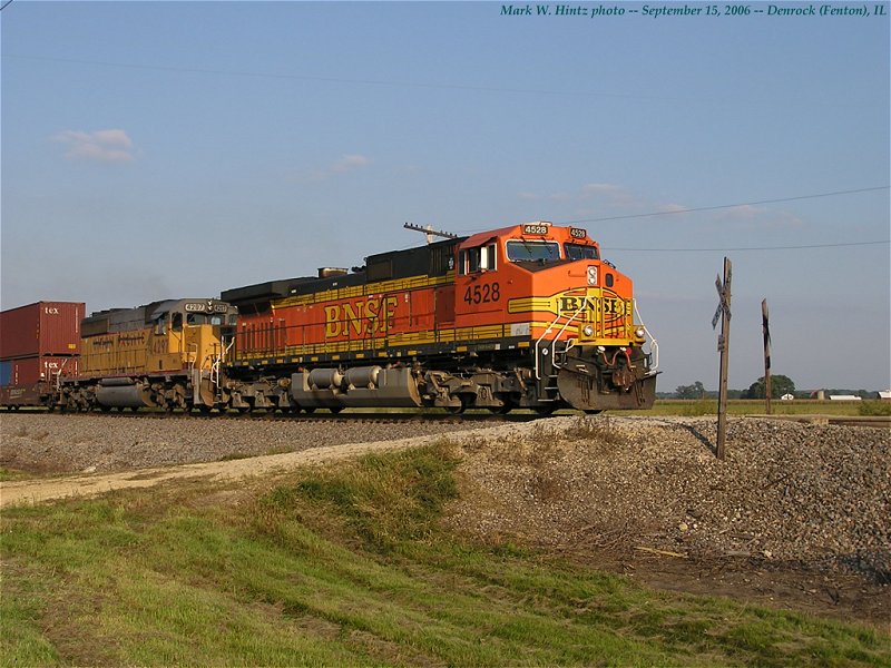 BNSF GE C44-9W 4528