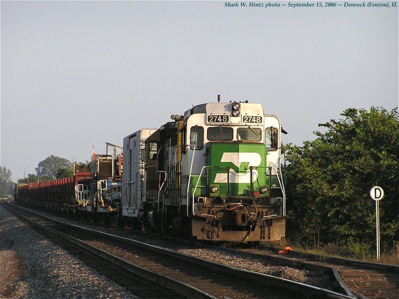 BNSF EMD GP39E 2748 ex-BN