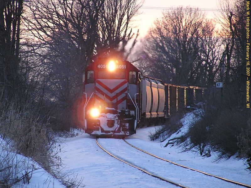 WSOR EMD SD40-2 4051 on JH16 w/burnt-out ditchlight