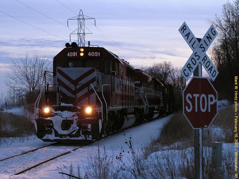 WSOR EMD SD40-2 4051 on the JH16 and a Gardner crossbuck