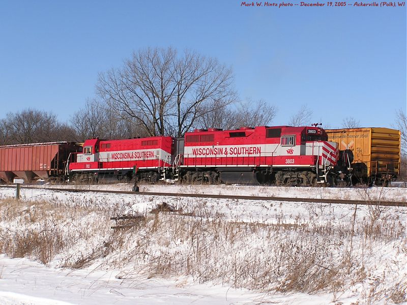 WSOR 3803 and 702 on the HM19