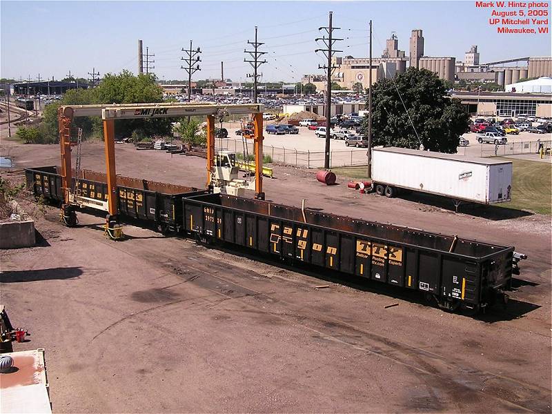 Mi-Jack crane at Union Pacific's Mitchell Yard