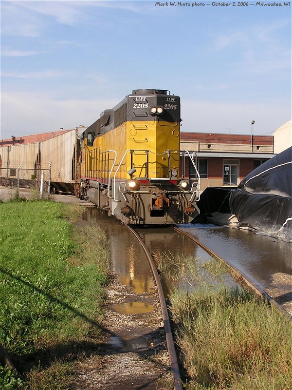 LLPX EMD GP38-2 2205 on the Marsh Job