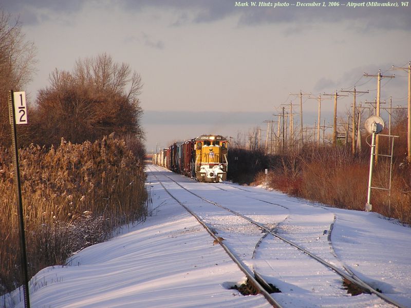 UP GE C40-8 9025