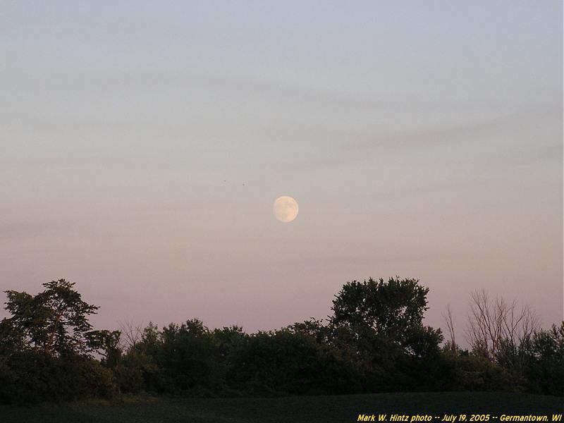 smoky haze over the rising moon in Germantown