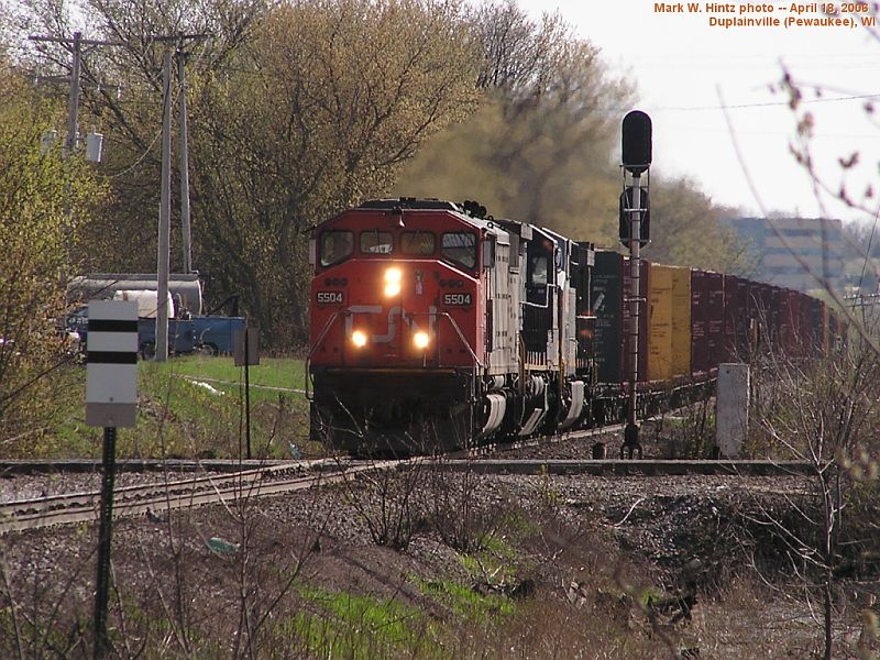 CN 5504 North at Duplainville diamonds