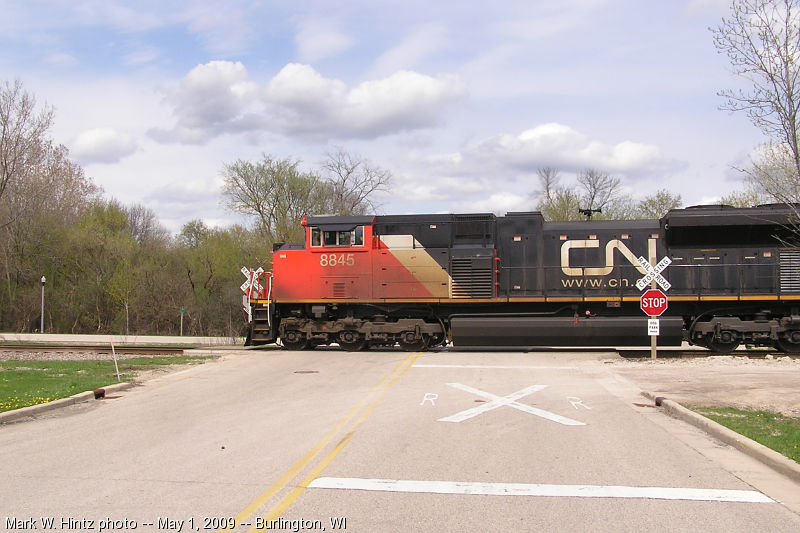 CN EMD SD70M-2 8845