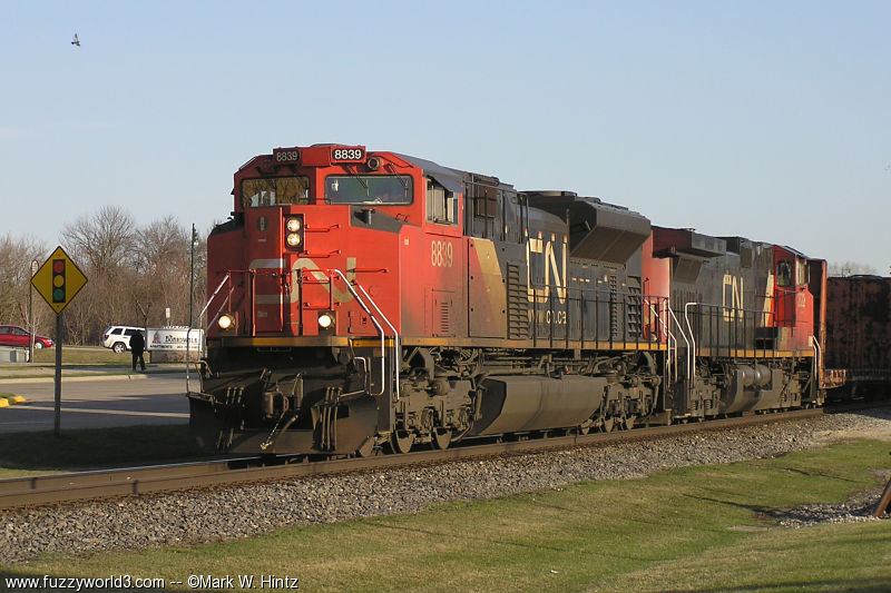 CN EMD SD70M-2 8839