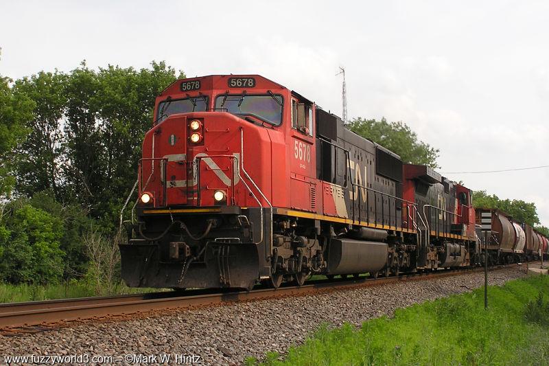 CN EMD SD75I 5678