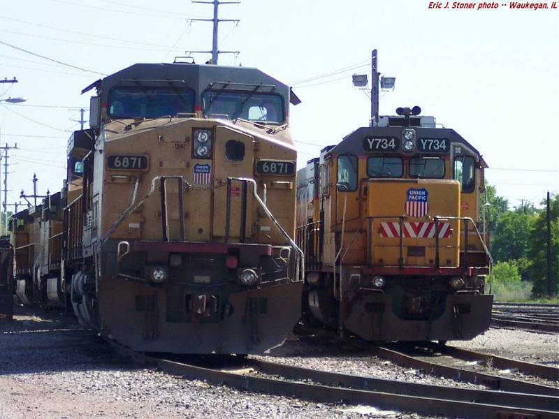 UP 6871 and UPY 734 at Waukegan