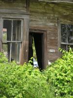 Lyons depot collapsing