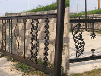 detail views of the bus shelter at 32nd Street and Canal Street