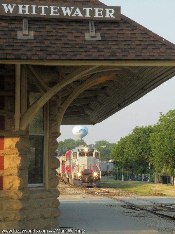 WSOR EMD GP38-2 3811 (x-JTPX/FNM)