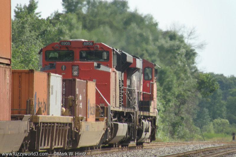 CN EMD SD70M-2 8938