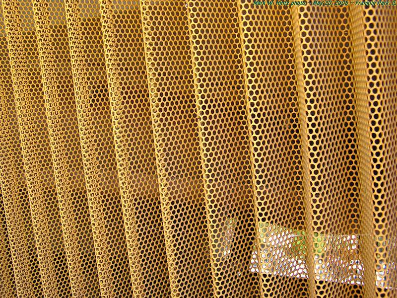 UP 5272 radiator screen