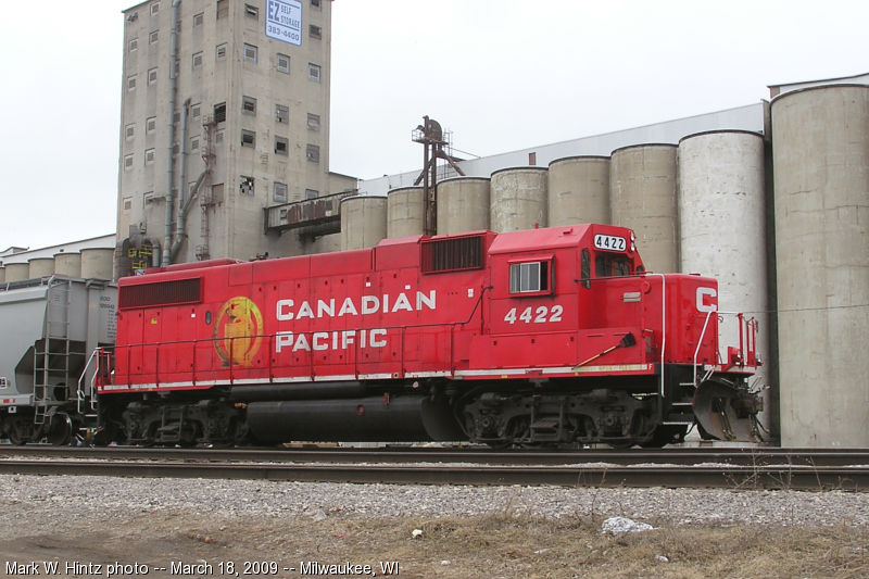 CP EMD GP38-2 4422