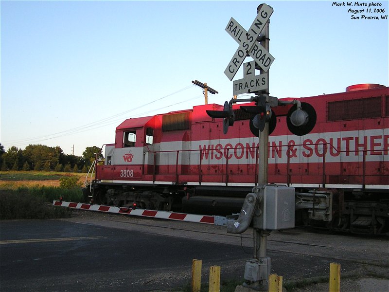 WSOR 3808 with the Market Street crossing signal