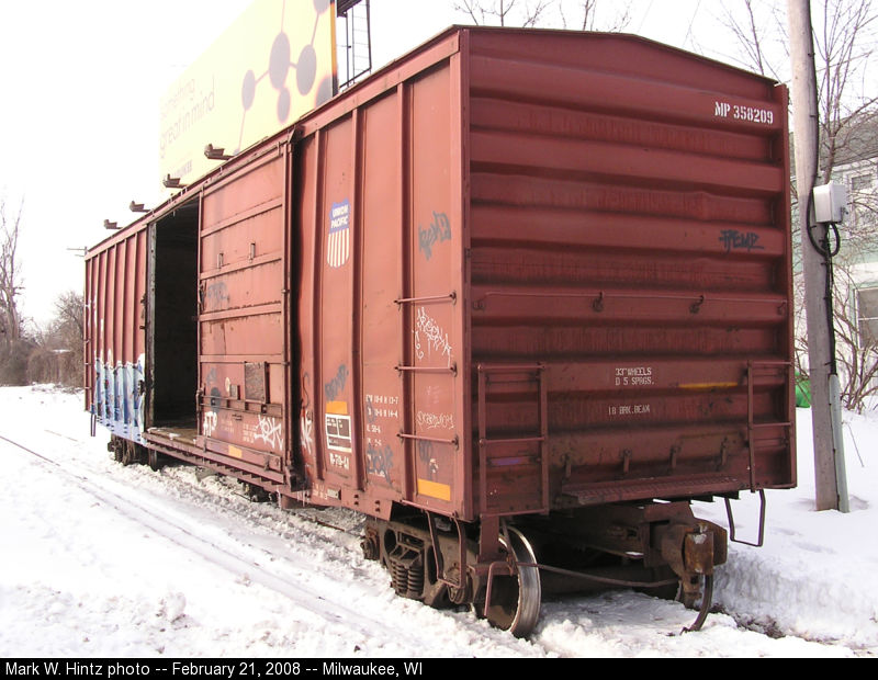 derailed MP boxcar 358209 (UP)