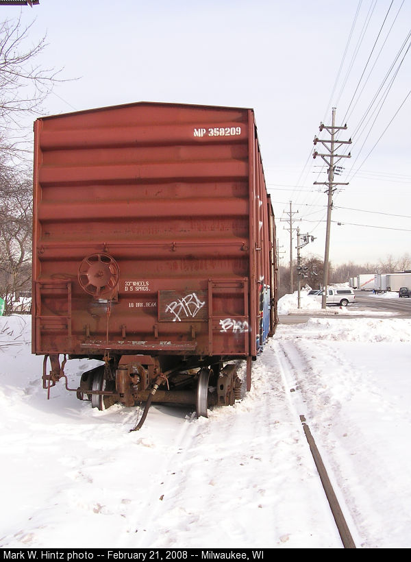 derailed MP boxcar 358209 (UP)