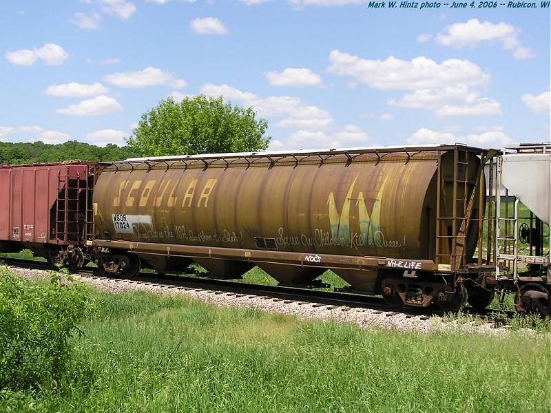 WSOR cylindrical covered hopper 17024 (ex-Scoular)